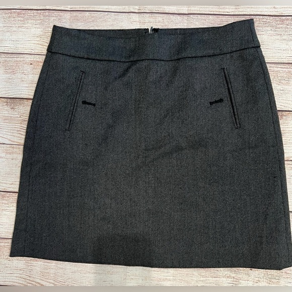 LOFT Dresses & Skirts - Ann Taylor loft gray skirt size 2 Petite